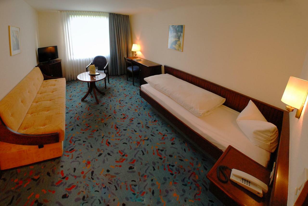 Heppenheim  Hotel Am Bruchsee חדר תמונה
